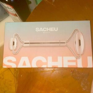 Sacheu Dual-Sided Beauty Roller